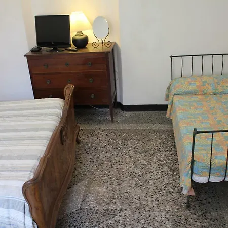 Old Town Apartment *